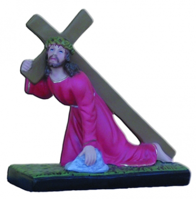 Isus pada pod križem - kip