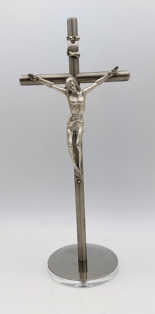 Križ na postolju - metalni