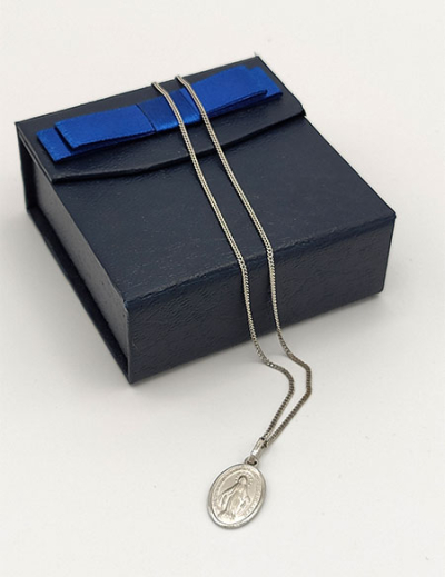 Ogrlica s medaljicom