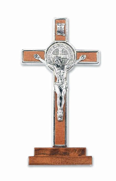 Križ sv. Benedikta na stalku