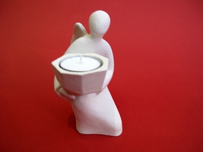 Anđeo klanjatelj - keramički svijećnjak (13,5 cm)