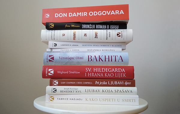 Velika knjiga pitanja i odgovora "Don Damir odgovara" Damira Stojića i dalje na vrhu Verbumove top ljestvice