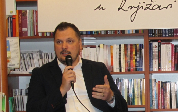 Marin Kaporelo gostovao na Verbumovu "Susretu s autorom" u Knjižari sv. Frane u Splitu 29. rujna