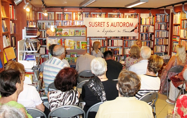 Akademik Jakša Fiamengo gostovao na lipanjskom "Susretu s autorom" u Knjižari sv. Frane u Splitu